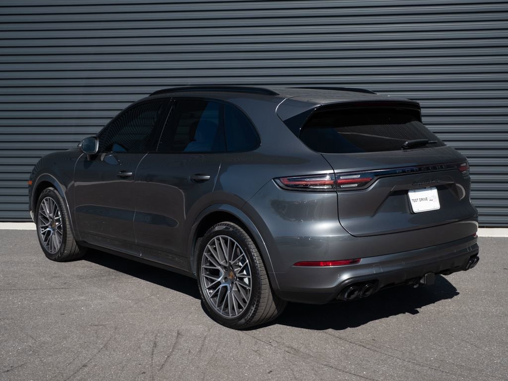 Certified 2023 Porsche Cayenne Turbo AWD/4WD image 3