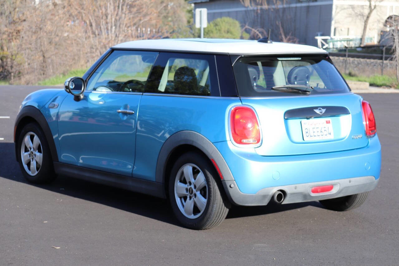 Used 2016 MINI Cooper 2-Door Hardtop image 6