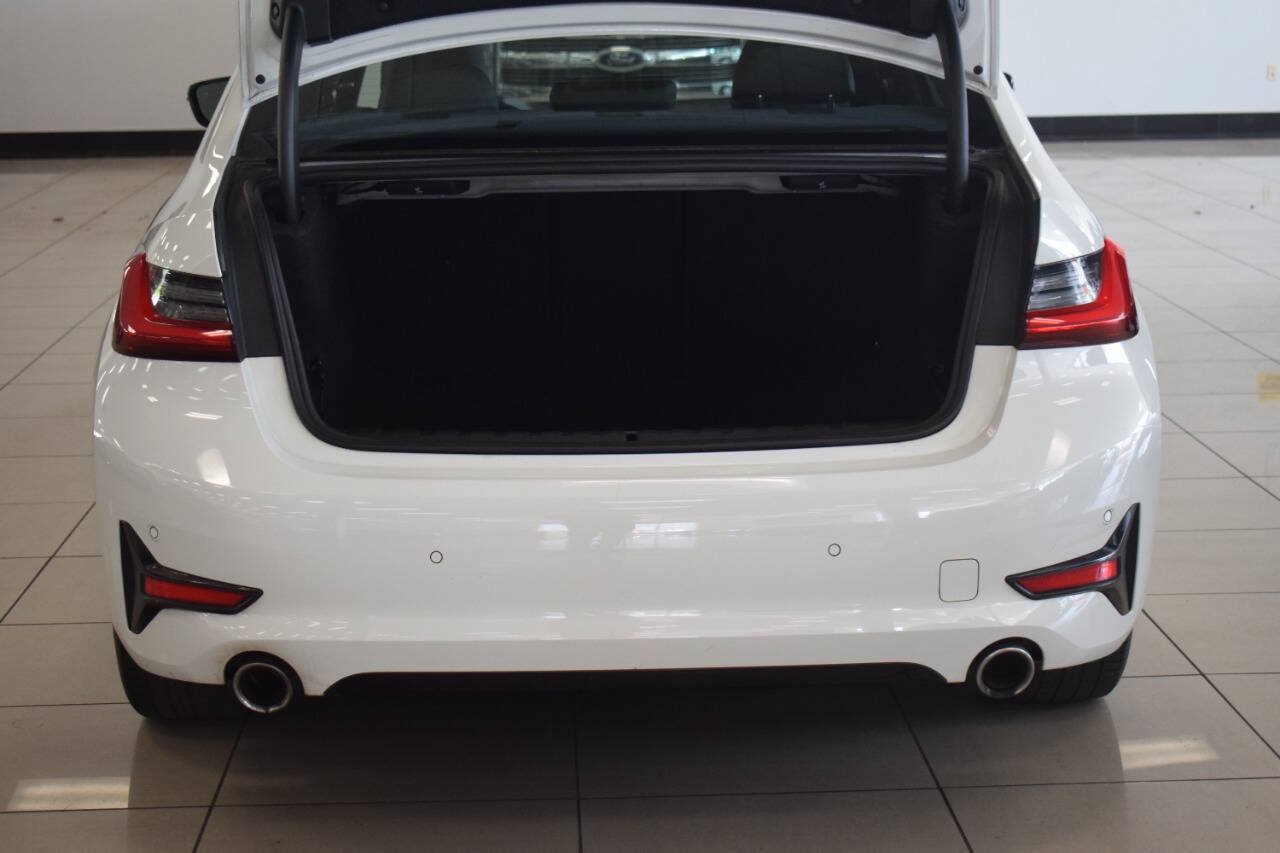 Used 2019 BMW 330i Sedan w/ Driving Assistance Package RWD image 13