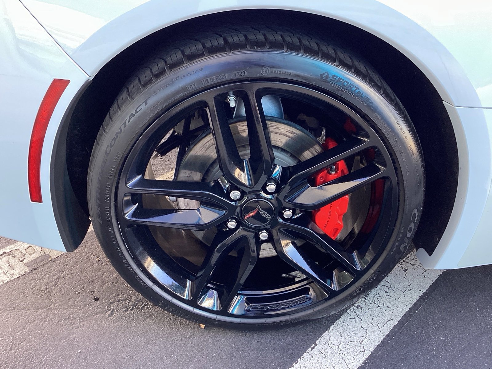 Used 2019 Chevrolet Corvette Stingray Coupe w/ Carbon Flash Badge Package image 21