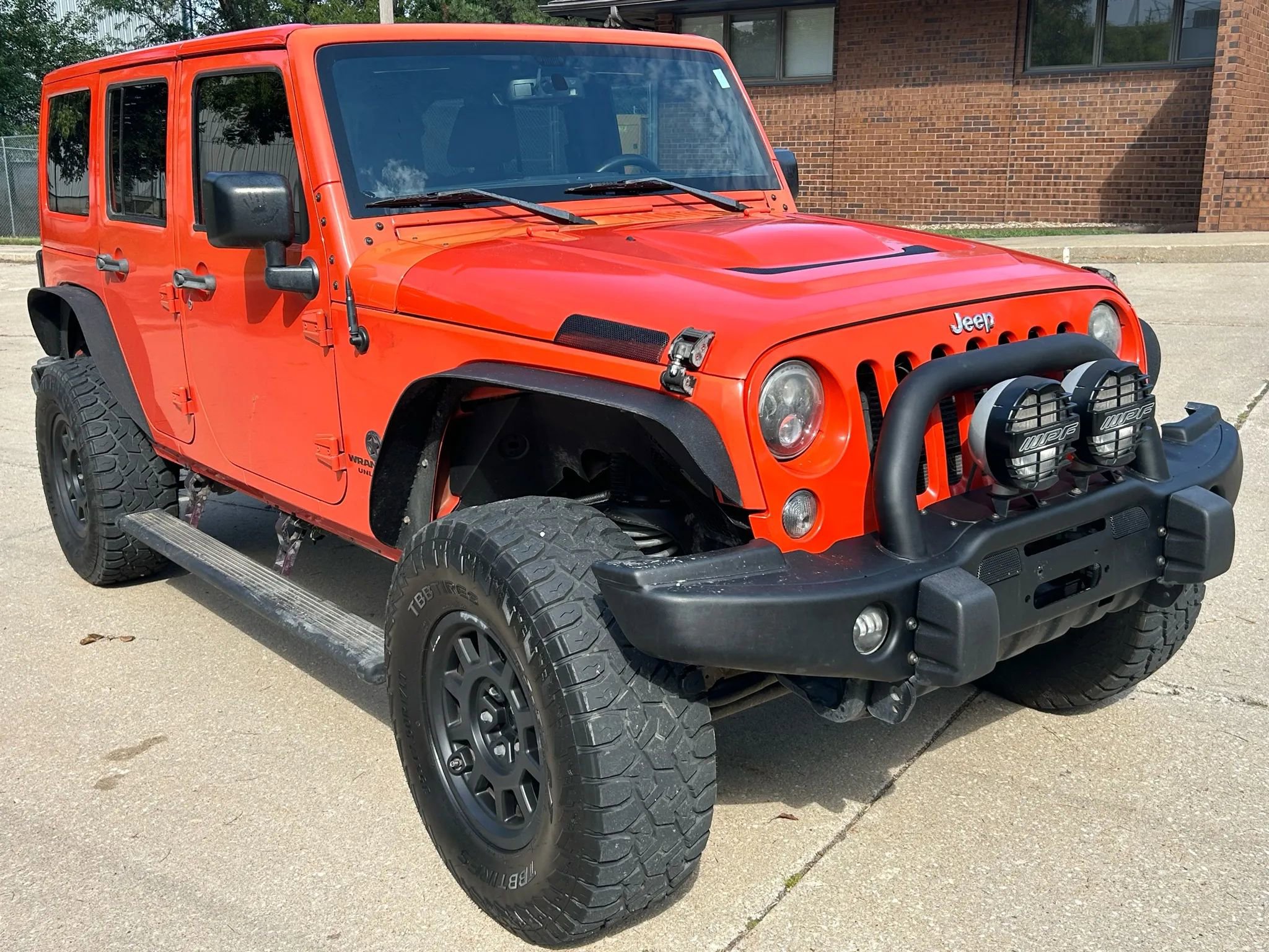 Used 2015 Jeep Wrangler Unlimited Rubicon w/ Connectivity Group image 4