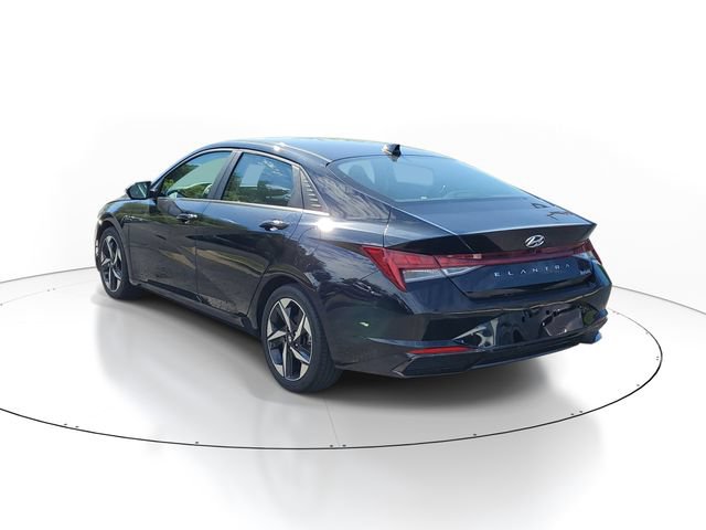Used 2023 Hyundai Elantra Limited w/ Cargo Package FWD image 4