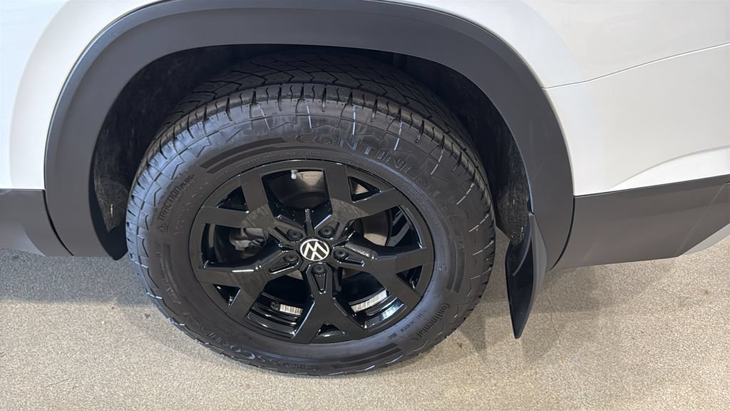 Used 2024 Volkswagen Atlas Peak Edition SEL AWD/4WD image 10