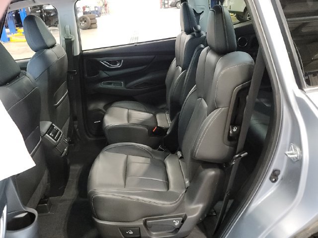 Used 2023 Subaru Ascent Limited w/ Technology Package AWD/4WD image 8