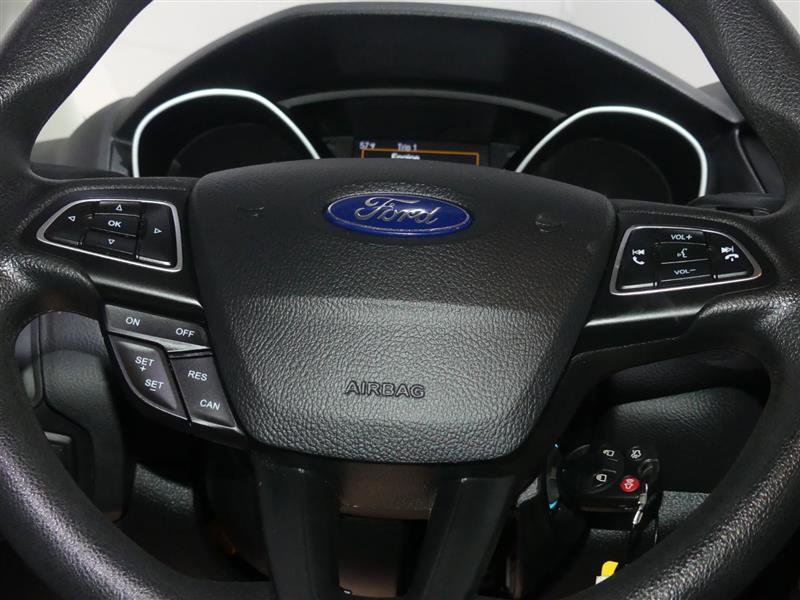 Used 2018 Ford Focus SE w/ SE Appearance Package image 30