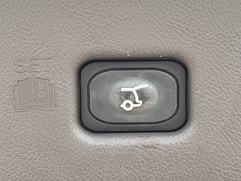 Used 2021 Lincoln Nautilus Reserve image 24