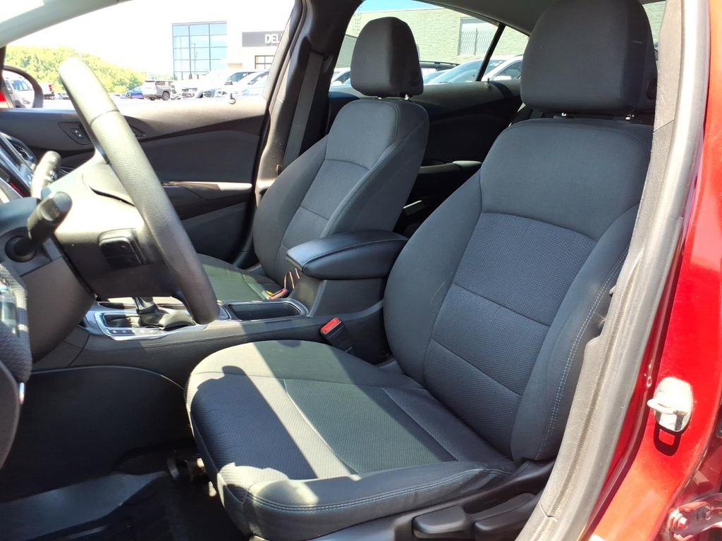Used 2019 Chevrolet Cruze LT FWD image 13