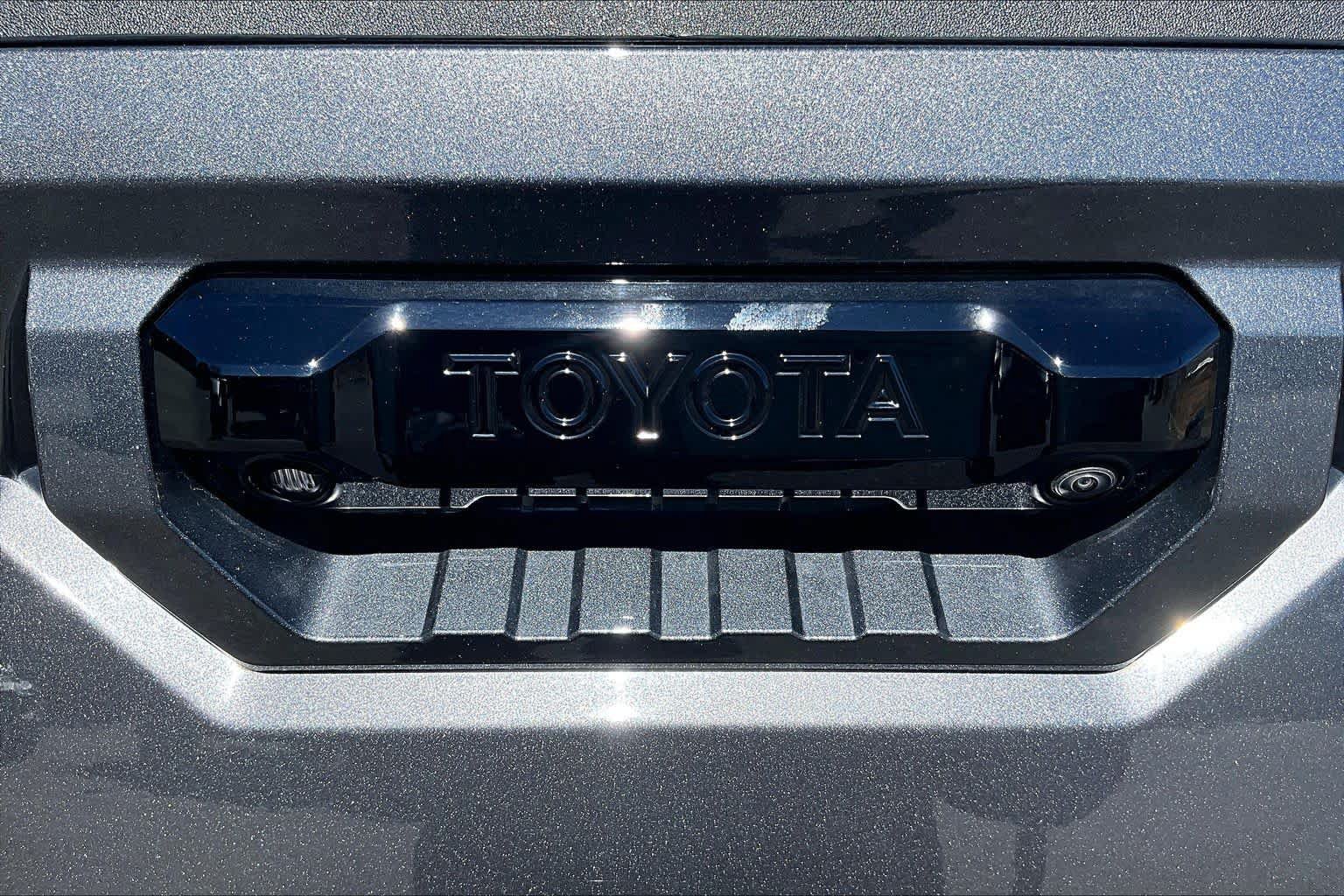 Used 2024 Toyota Tundra Limited w/ TRD Off-Road Package AWD/4WD image 31