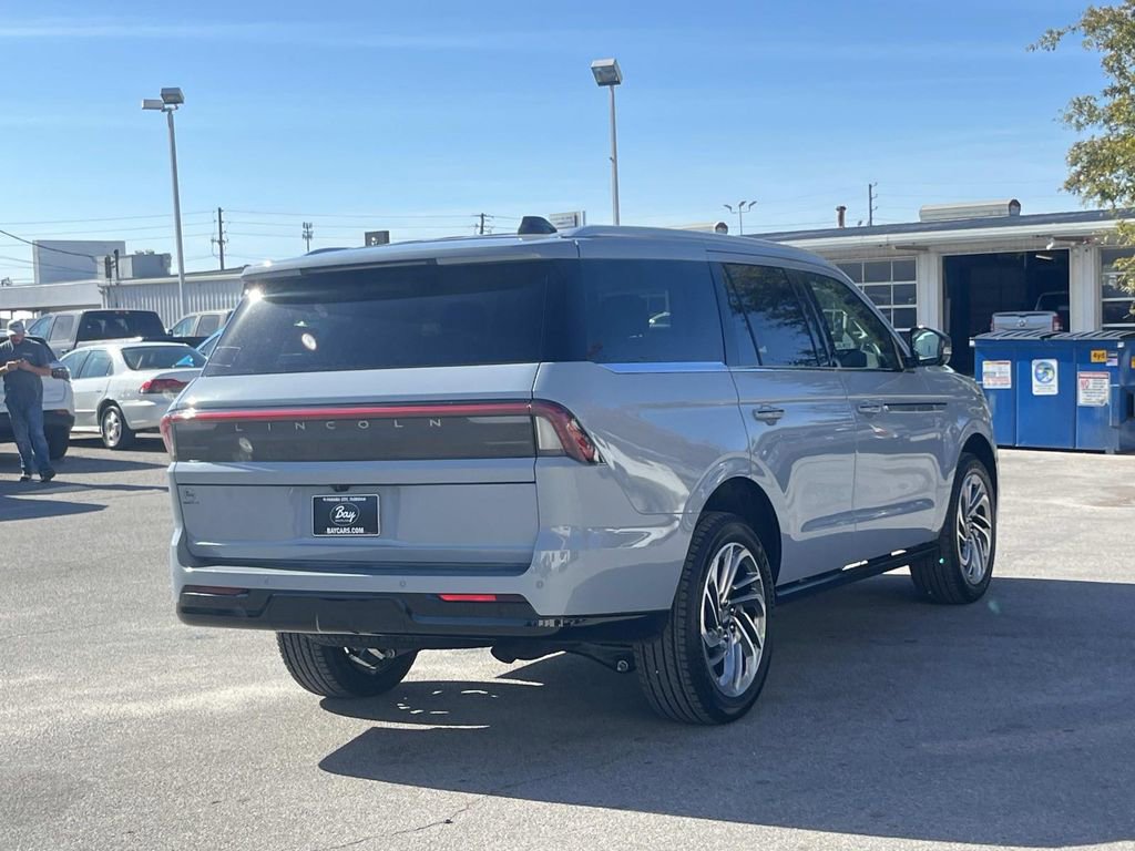 New 2025 Lincoln Navigator Reserve AWD/4WD image 5