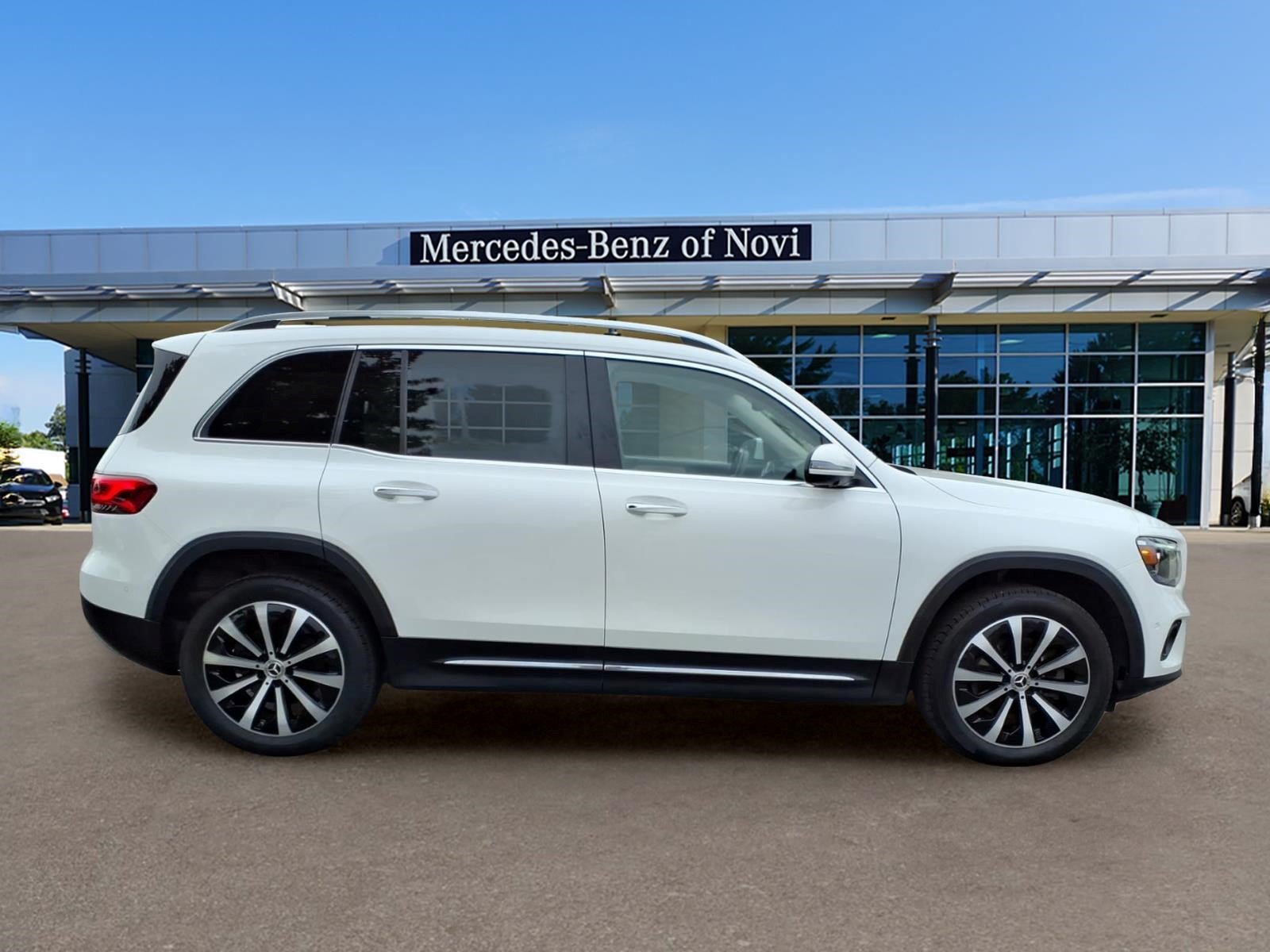 Certified 2023 Mercedes-Benz GLB 250 4MATIC image 6