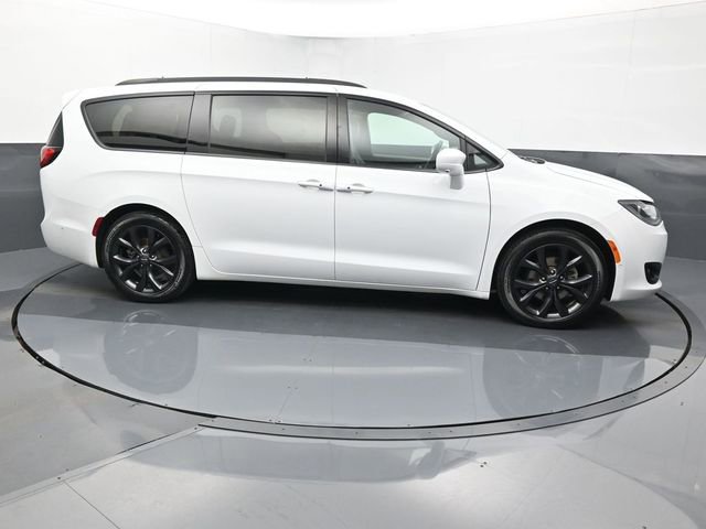 Used 2019 Chrysler Pacifica Touring-L w/ Advanced Safetytec Group image 6