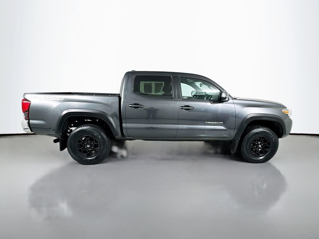 Used 2019 Toyota Tacoma TRD Off-Road AWD/4WD image 9