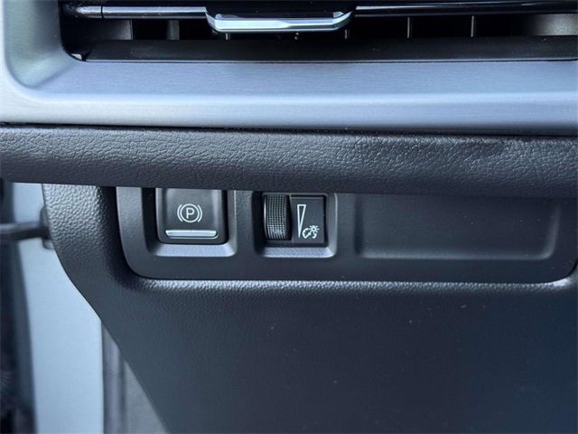 Used 2024 Cadillac XT4 Premium Luxury image 23