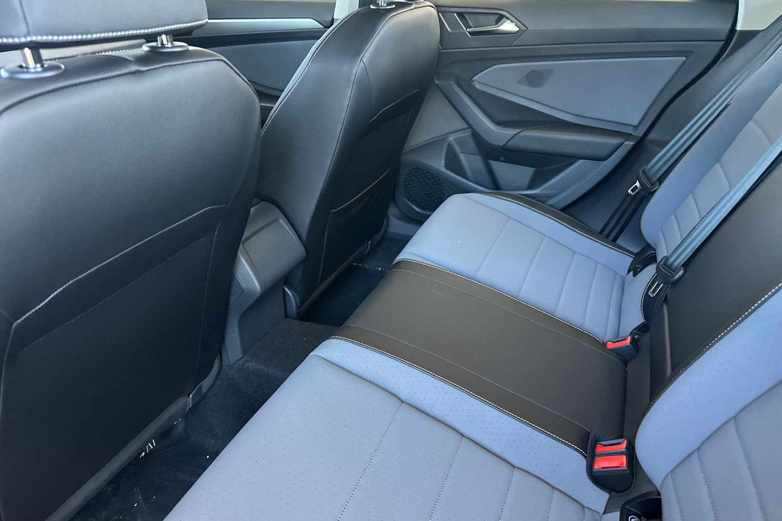 New 2026 Volkswagen Jetta SE FWD image 12