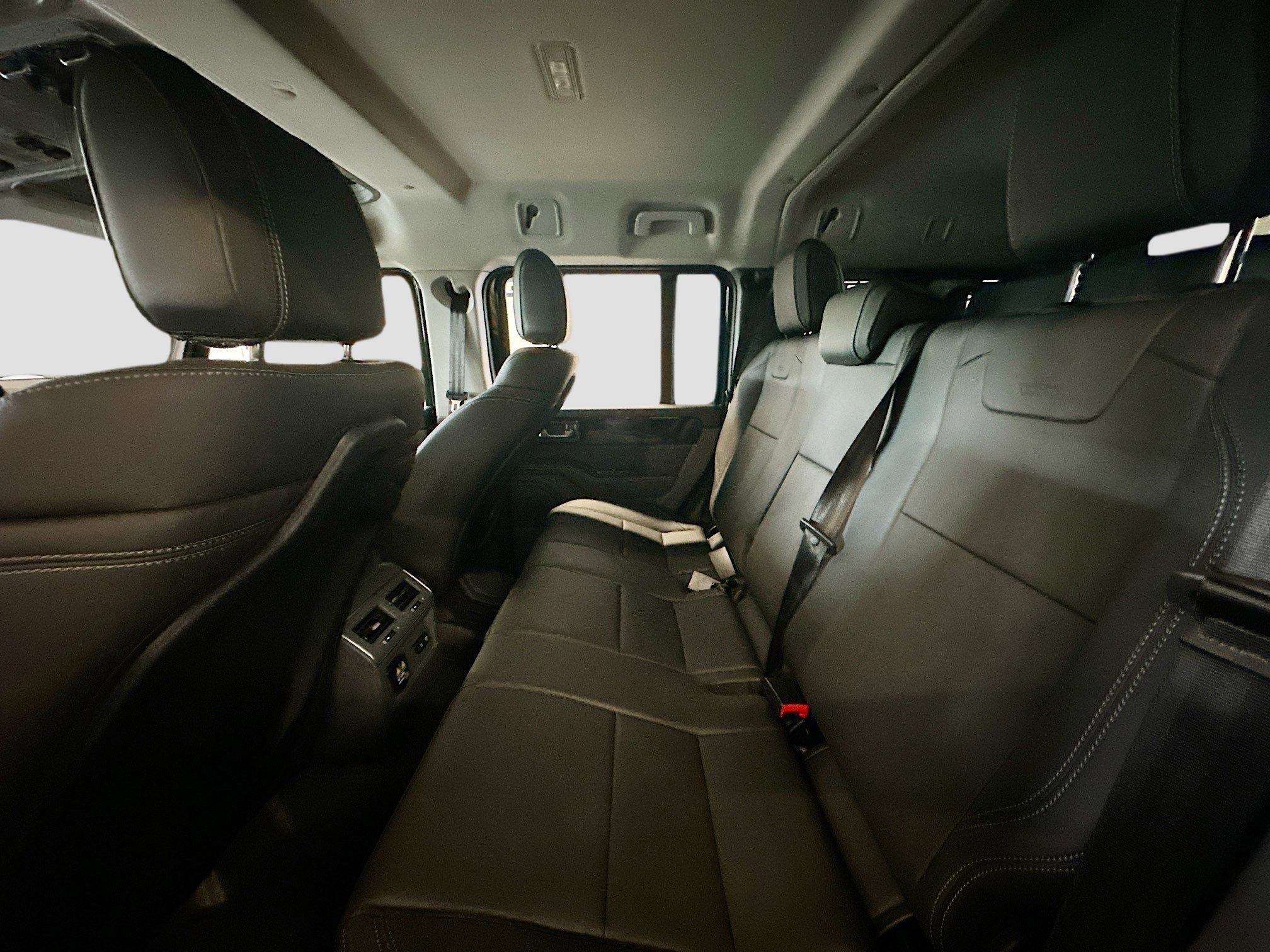 New 2025 INEOS Grenadier Station Wagon AWD/4WD image 39