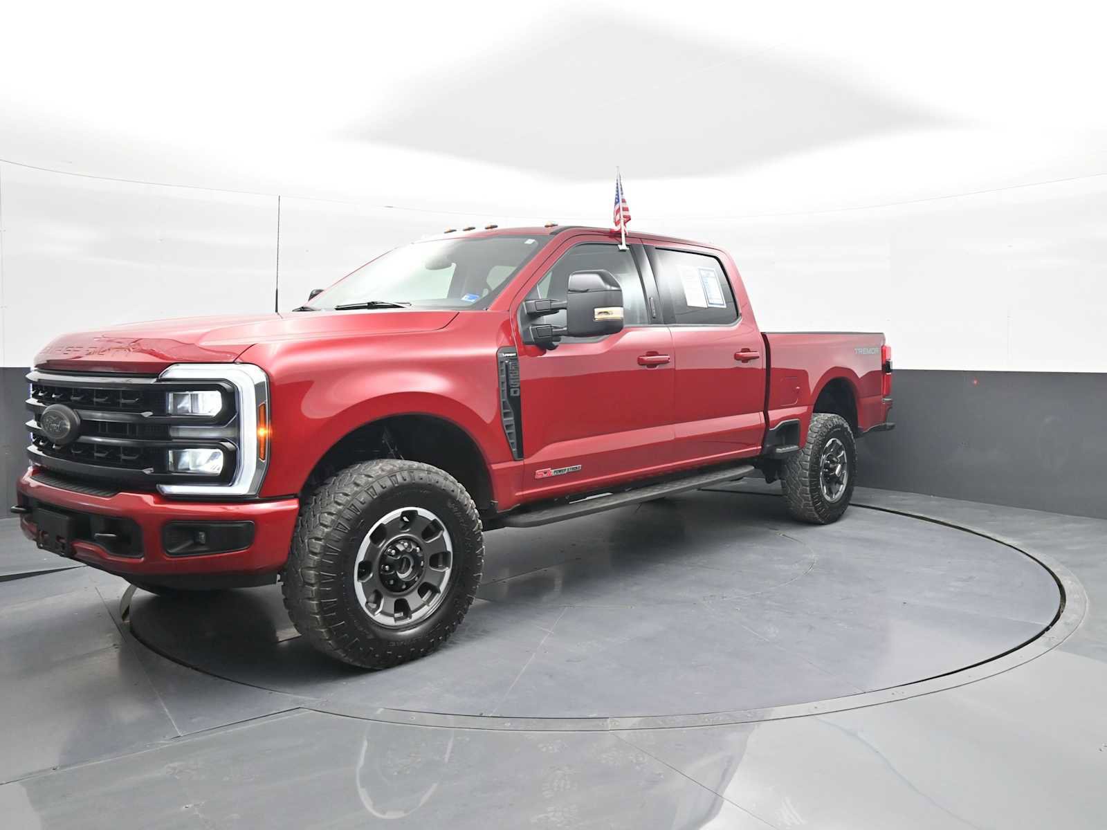 Used 2024 Ford F250 Lariat w/ Tremor Off-Road Package image 4