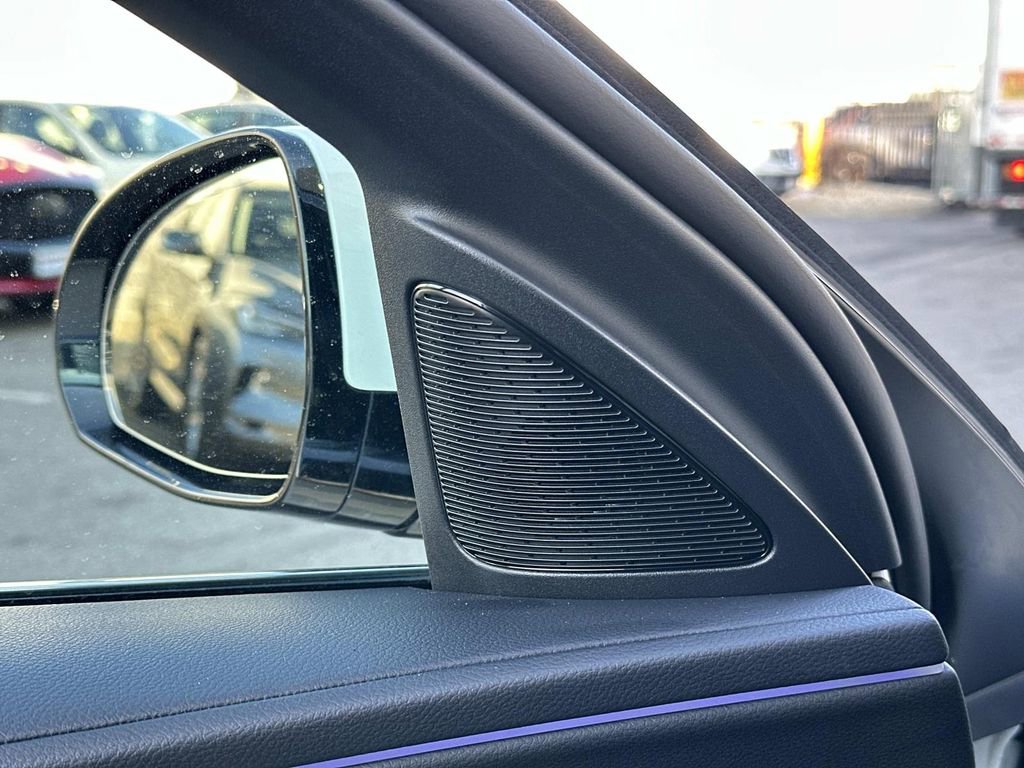 Used 2025 Mercedes-Benz E 350 4MATIC Sedan image 25