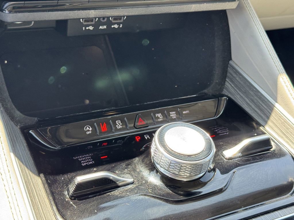 Used 2024 Jeep Wagoneer Series III image 16