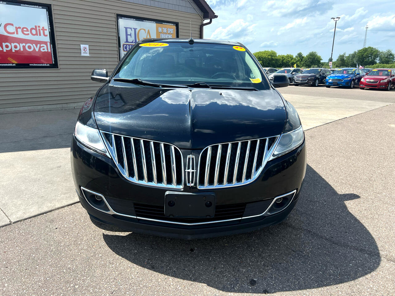 Used 2011 Lincoln MKX AWD w/ Sight & Sound Pkg image 2