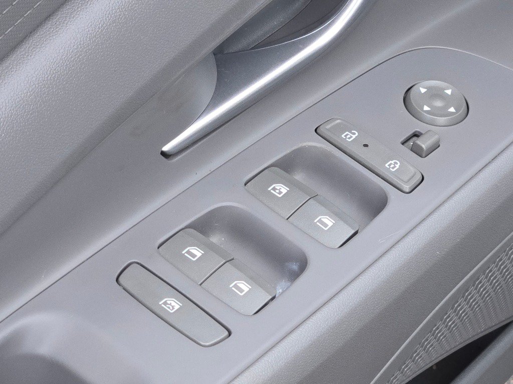 Used 2024 Hyundai Elantra SEL FWD image 19