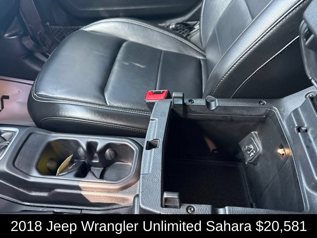 Used 2018 Jeep Wrangler Unlimited Sahara AWD/4WD image 31