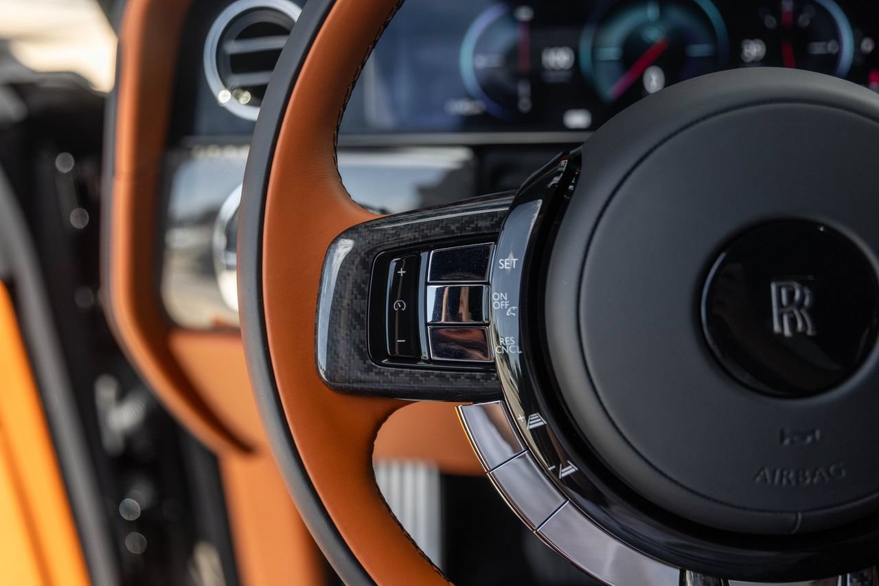 Certified 2025 Rolls-Royce Cullinan Black Badge w/ Leather Finishing Pack AWD/4WD image 25