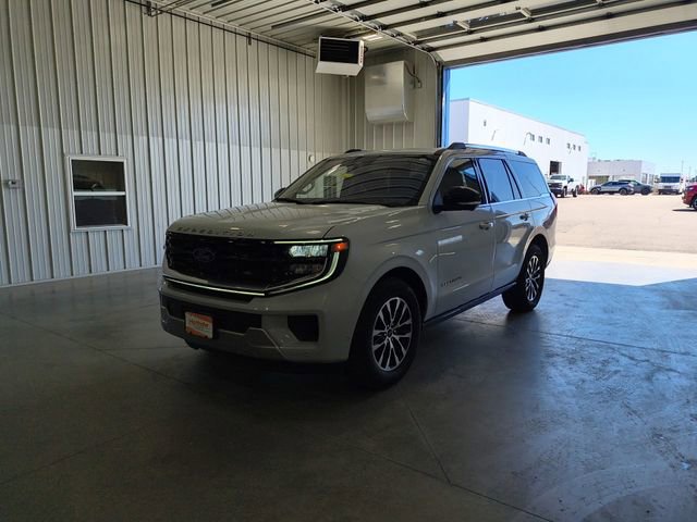 Used 2025 Ford Expedition Platinum AWD/4WD image 4