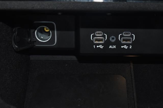 Certified 2024 Jeep Wagoneer L Series II w/ Flexible Seating Group image 19