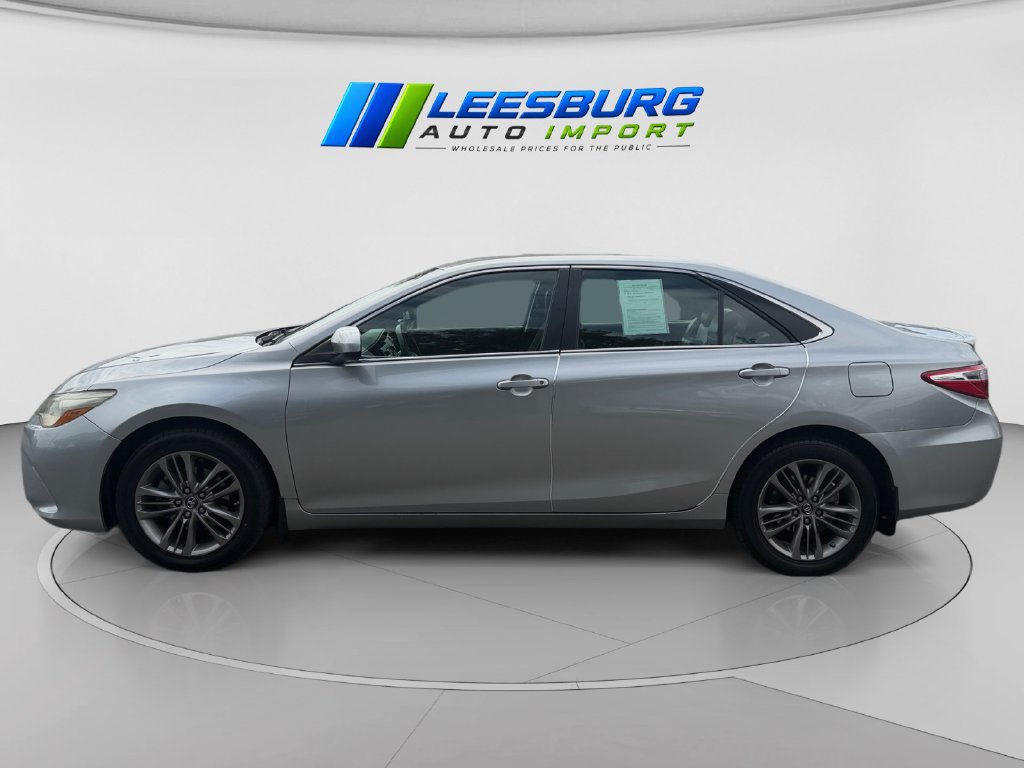 Used 2017 Toyota Camry SE FWD image 2