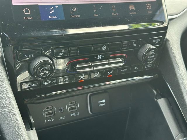 Certified 2023 Jeep Grand Cherokee L Limited w/ Black Appearance Package image 15