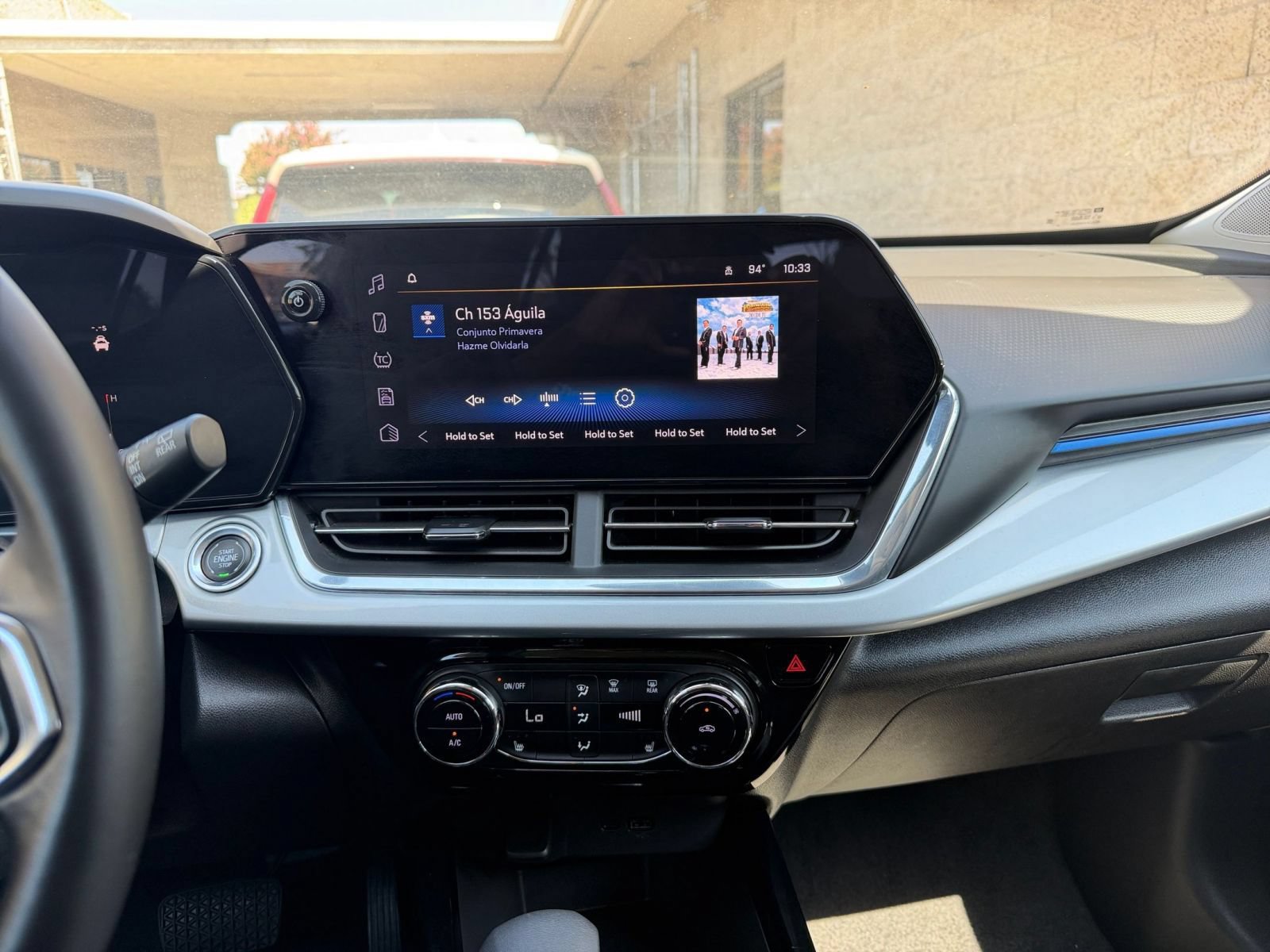 Used 2025 Chevrolet Trax LT w/ LT Convenience Package FWD image 16