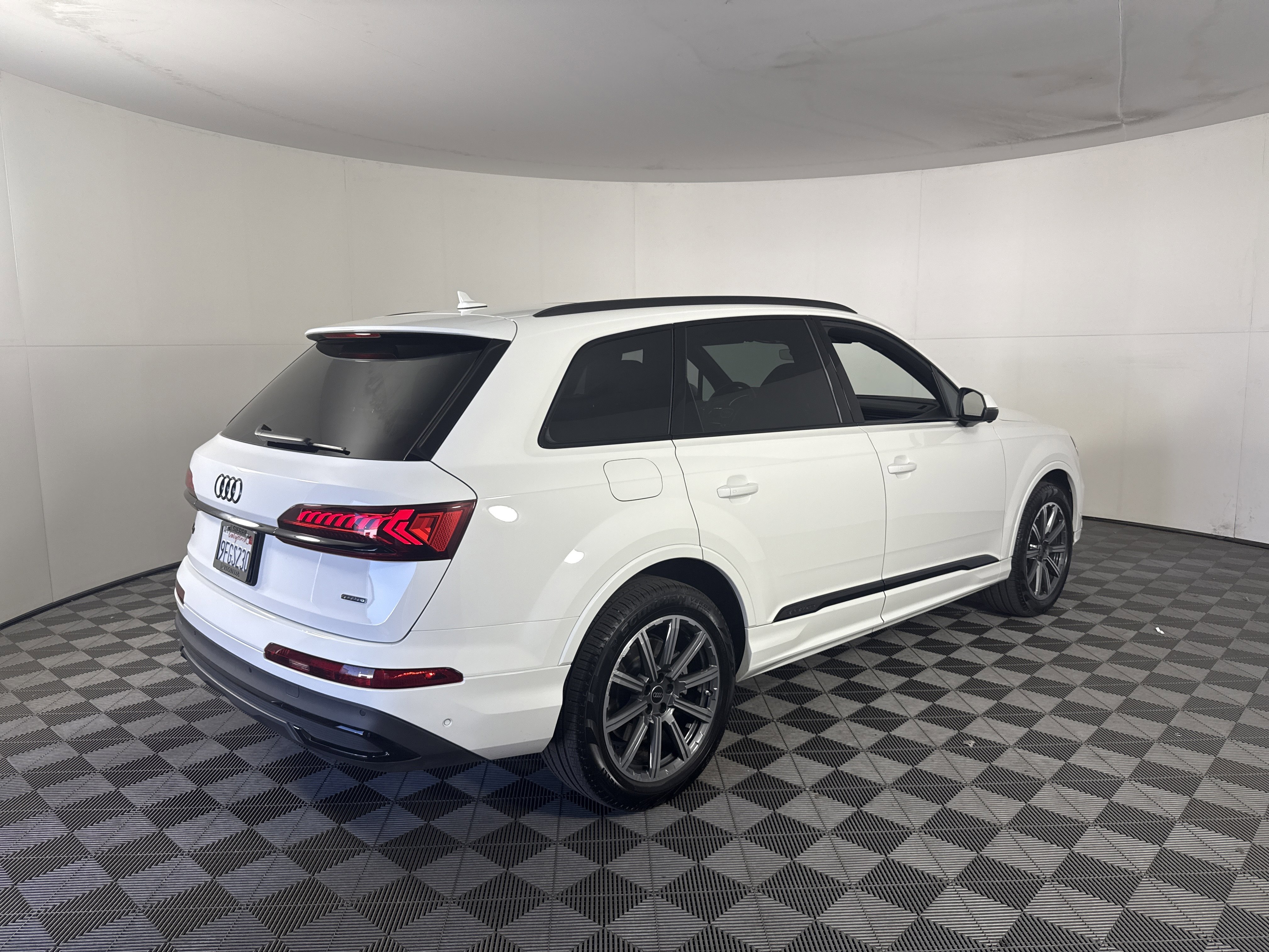 Used 2023 Audi Q7 2.0T Premium Plus w/ Premium Plus Package image 4