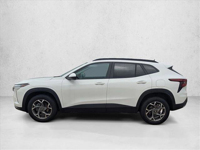 Used 2025 Chevrolet Trax LT FWD image 8
