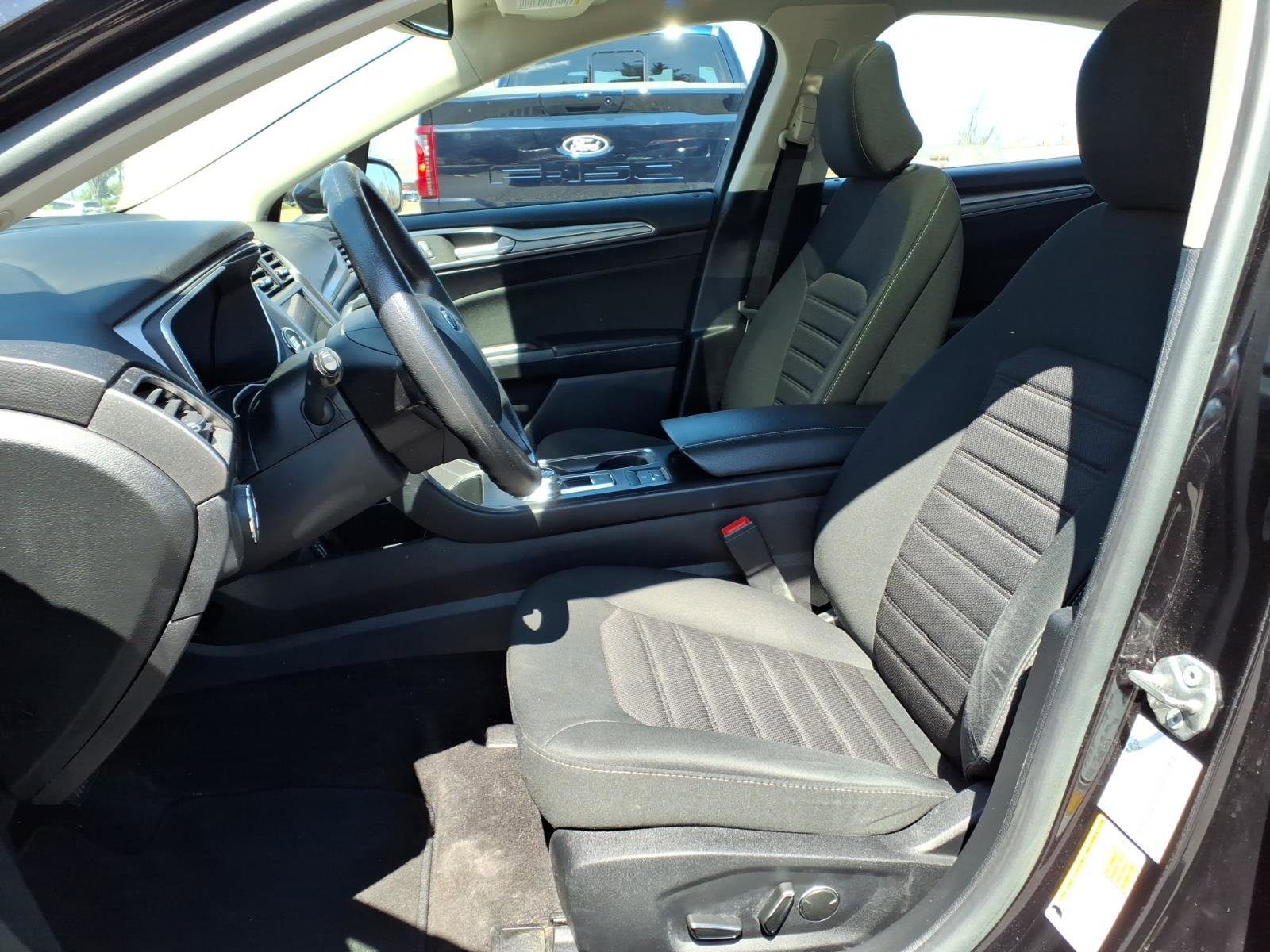 Used 2020 Ford Fusion SE image 14