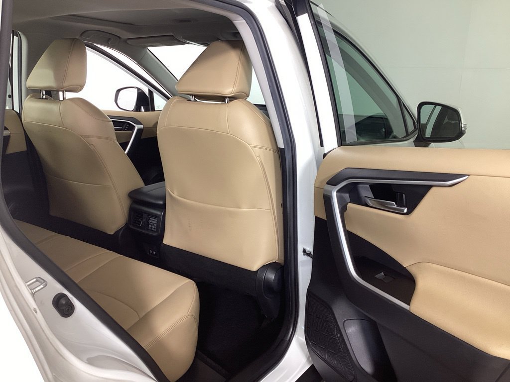 Used 2020 Toyota RAV4 XLE Premium AWD/4WD image 26