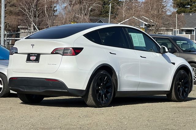 Used 2023 Tesla Model Y Long Range image 7