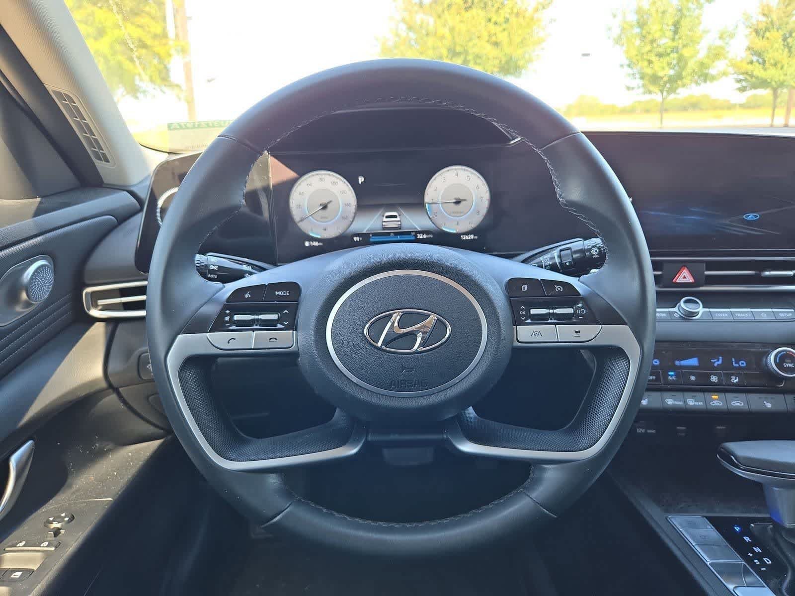 Used 2023 Hyundai Elantra Limited FWD image 22