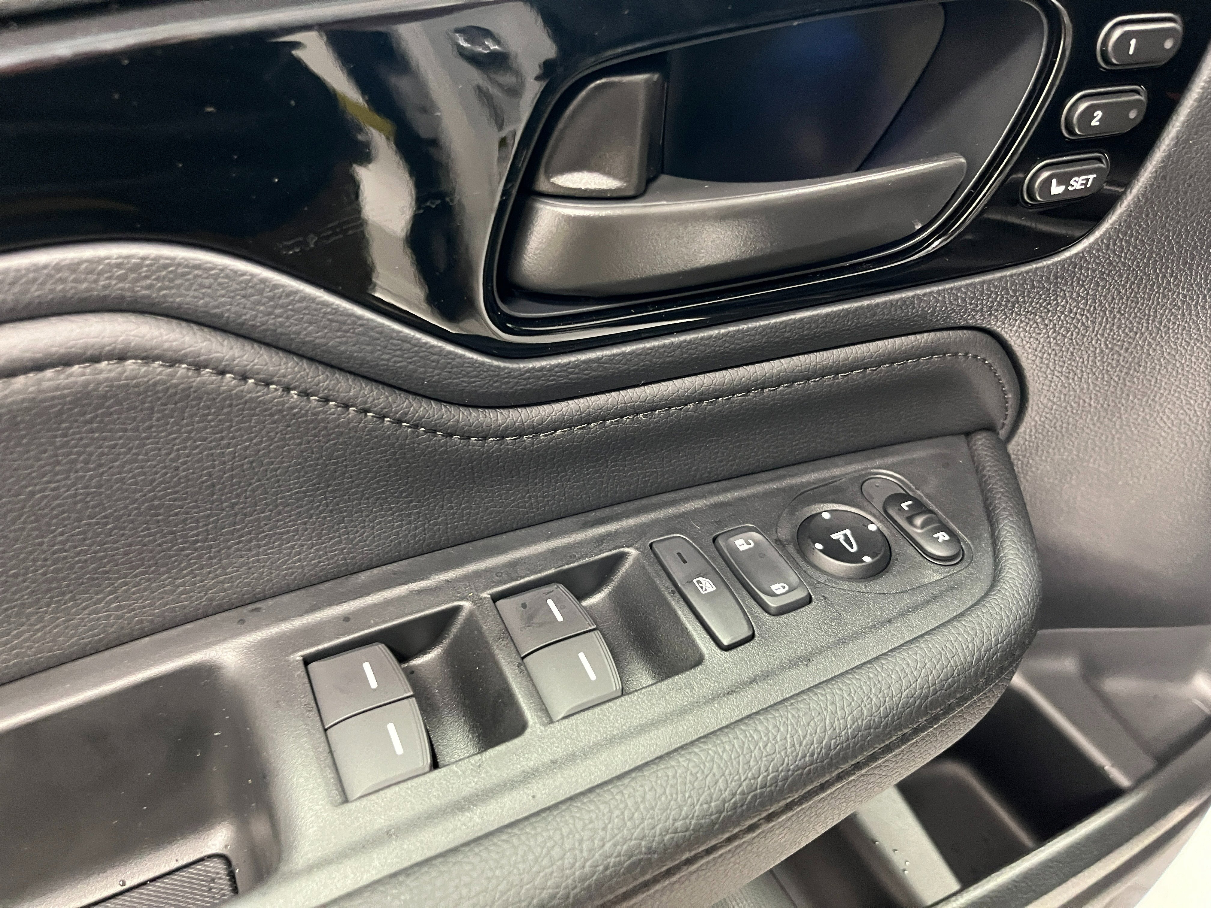 New 2026 Honda Odyssey Touring image 13