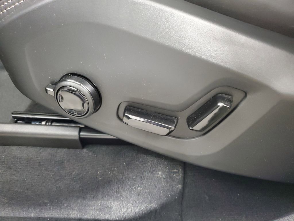 New 2026 Volvo XC90 B6 Ultra w/ Protection Package image 22