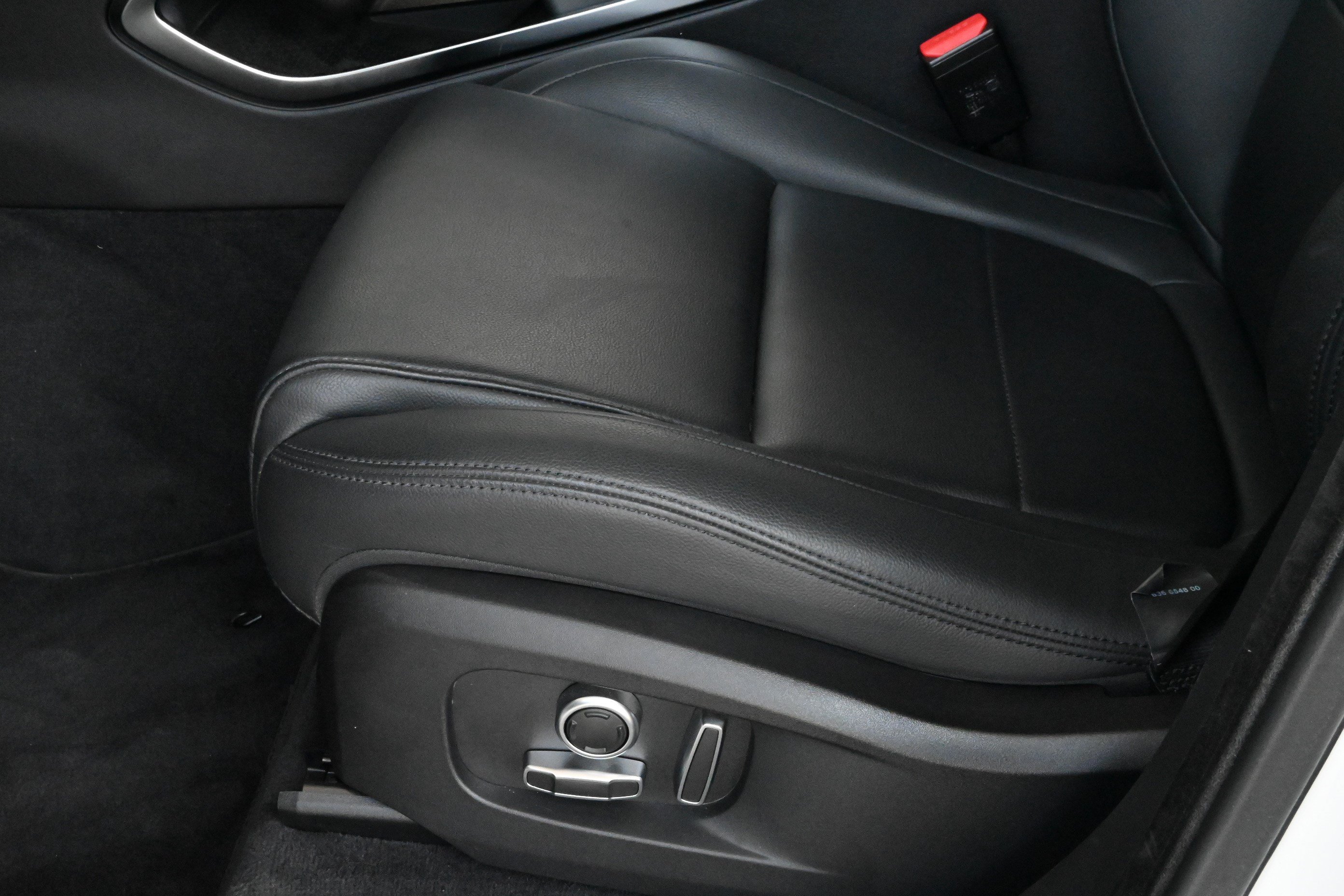 Used 2022 Jaguar F-PACE AWD/4WD image 31