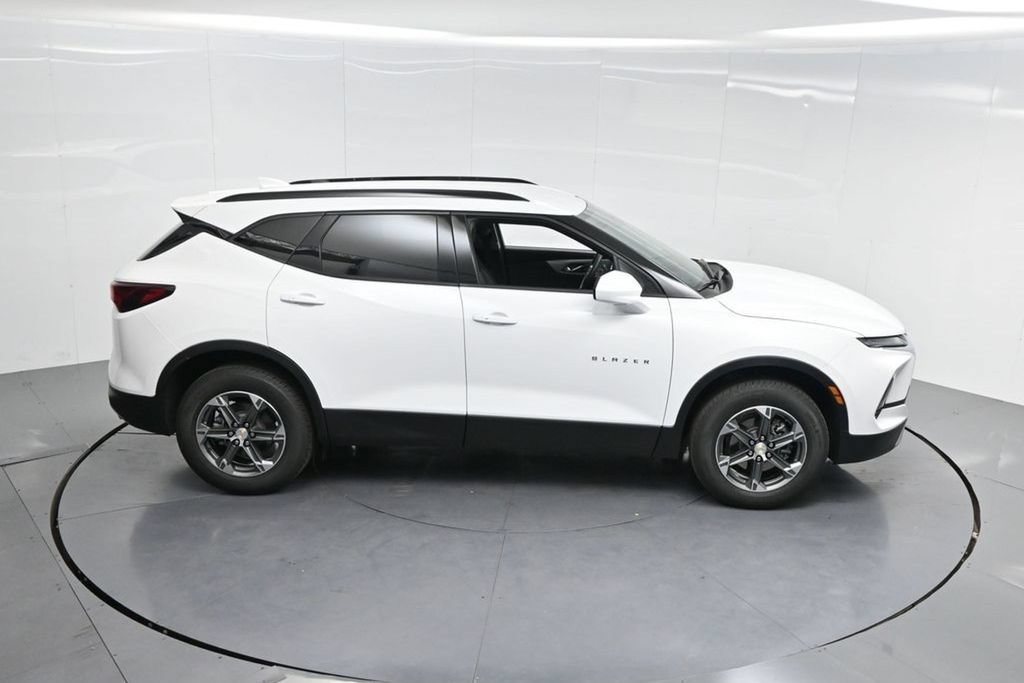 New 2025 Chevrolet Blazer LT w/ Convenience Package FWD image 60