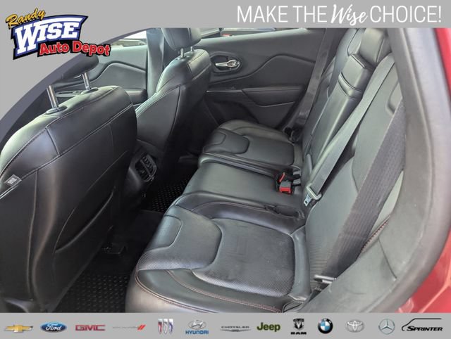 Used 2015 Jeep Cherokee Trailhawk w/ Comfort/Convenience Group AWD/4WD image 17
