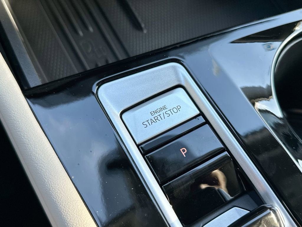 New 2025 Volkswagen Atlas SE image 50