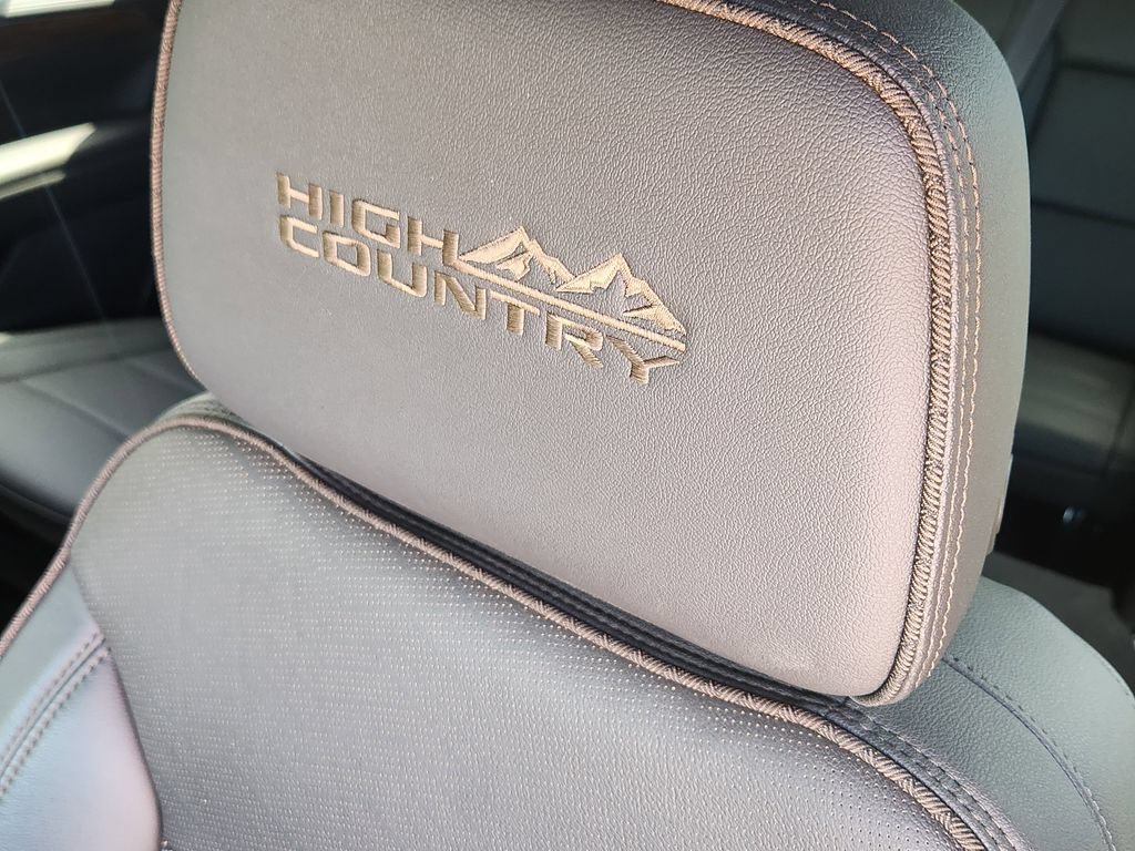 Used 2024 Chevrolet Tahoe High Country AWD/4WD image 13