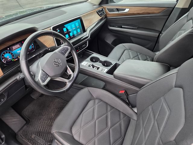 Used 2025 Volkswagen Atlas SE FWD image 18