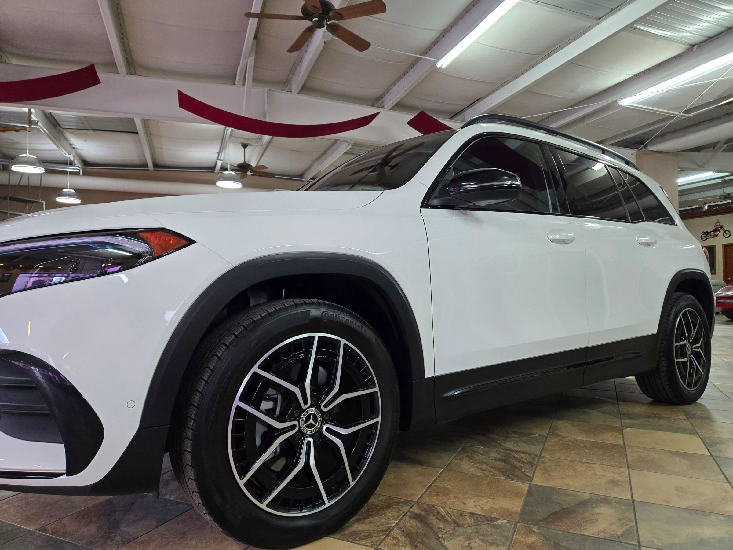 Used 2023 Mercedes-Benz EQB 350 4MATIC SUV image 21