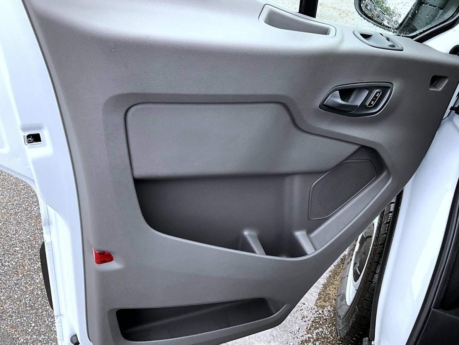 New 2026 Ford Transit 250 148 Medium Roof w/ Load Area Protection Package RWD image 10