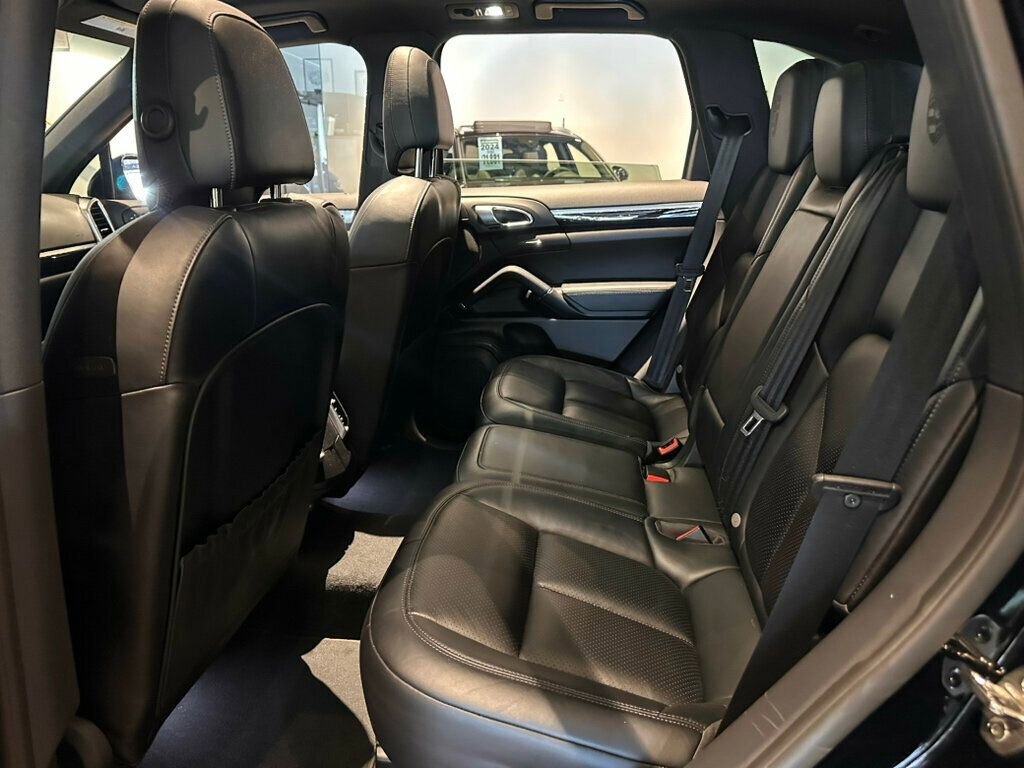 Used 2018 Porsche Cayenne AWD/4WD image 22