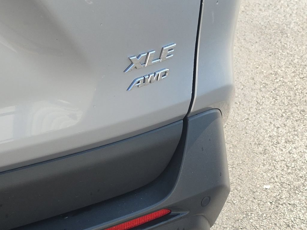 Used 2019 Toyota RAV4 XLE Premium w/ Advanced Technology Package AWD/4WD image 8
