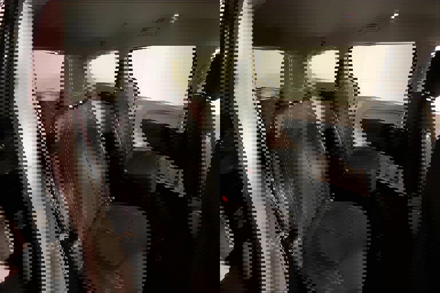 Used 2023 Chrysler Voyager LX image 23